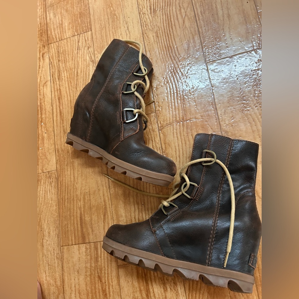 Sorel Joan of Arctic Wedge Mid Boot Brown 7 Snow Lace Up Waterproof Distressed